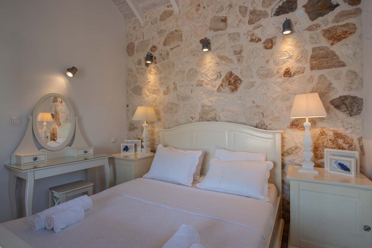 MAIN BEDROOM kefalonianvillas CELESTE